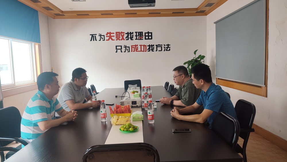 Velkommen fremragende unge talenter fra Zhejiang University for å besøke og veilede selskapet vårt